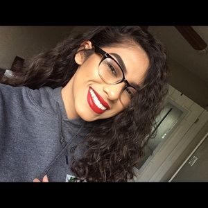 Meet your Posher, Monica